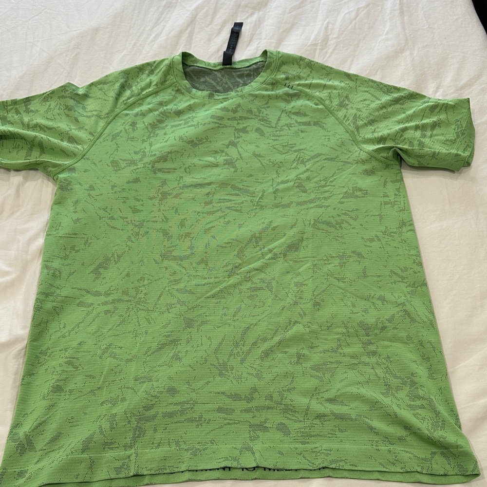 Lululemon men’s L metal vent tech short sleeve tee scream green camo swirl